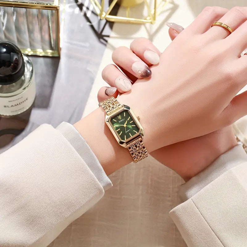 Elegante gouden horloge met verfijnde schakels