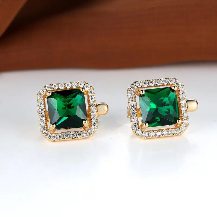 Elegante groene zirkonia oorbellen in goud