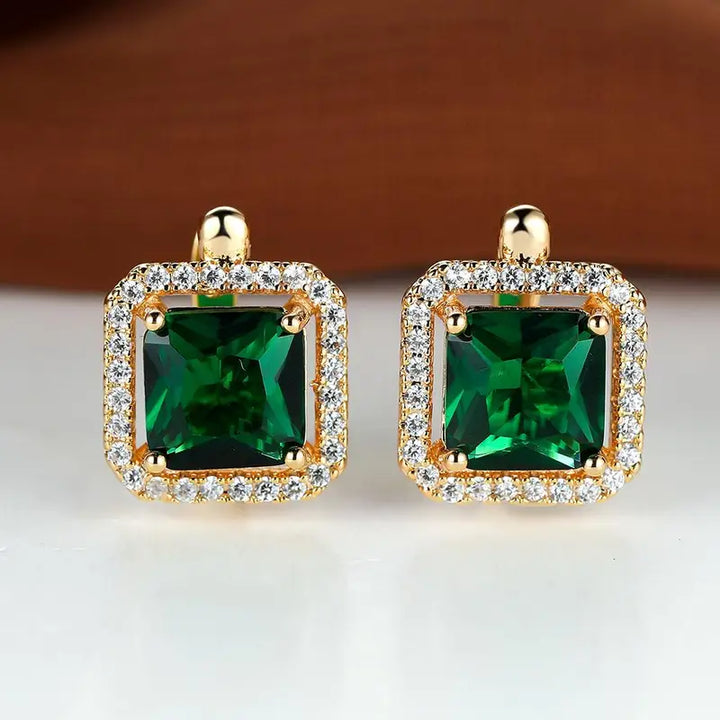 Elegante groene zirkonia oorbellen in goud