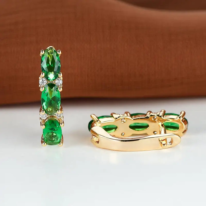 Elegante gouden oorbellen met subtiele glans