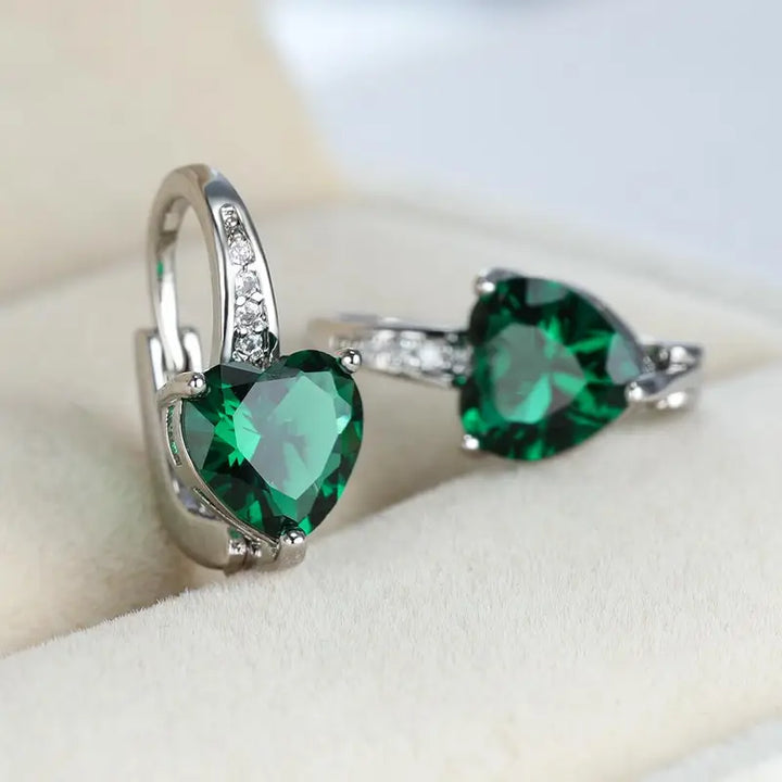 Elegante oorbellen van wit goud met subtiele glans