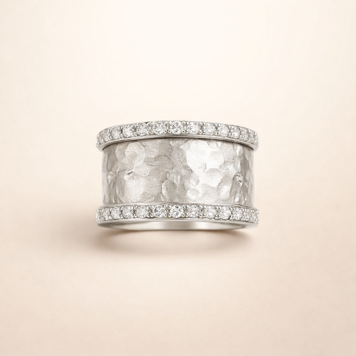 Vintage hoop zirconia ring