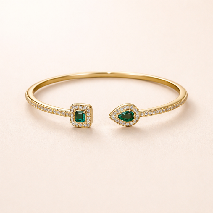 Elegante gouden armband met verfijnde details