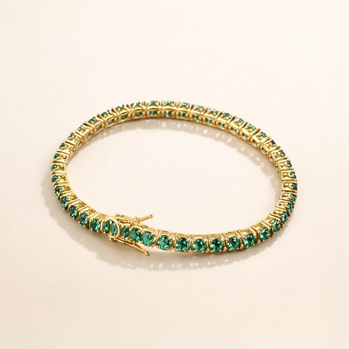Elegante goudkleurige armband met verfijnde details