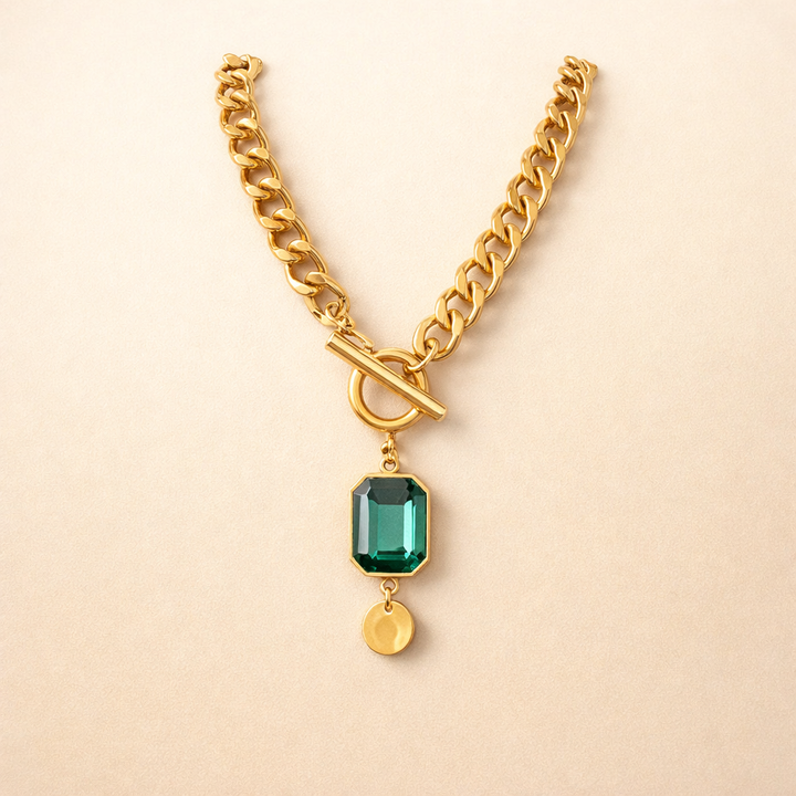 Elegante gouden ketting met smaragd hanger