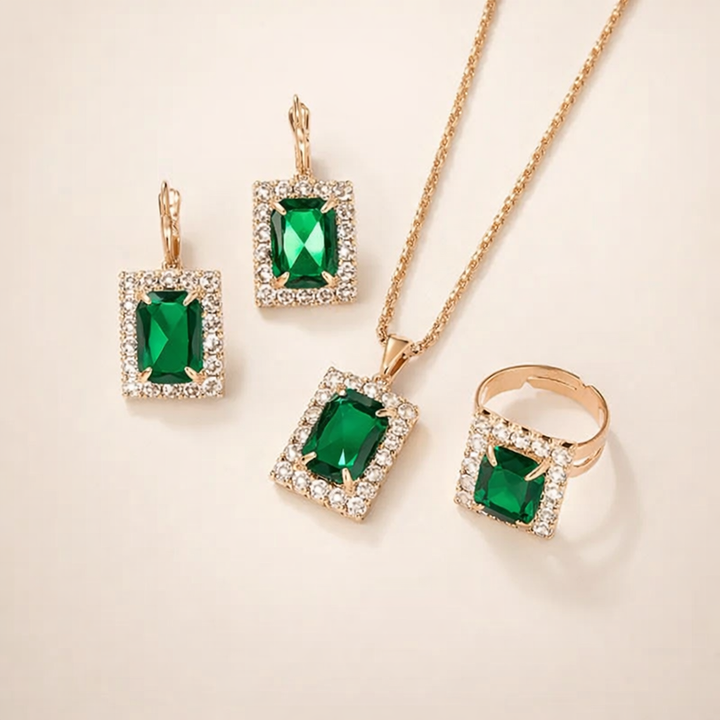 Elegante witgouden ketting met subtiele groene zirkonia