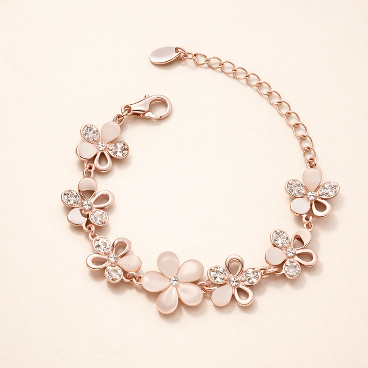 Elegante rozenbloem armband van roségoud.