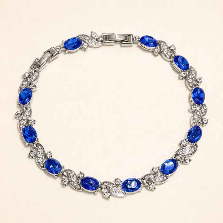 Elegante witgouden armband met verfijnde details