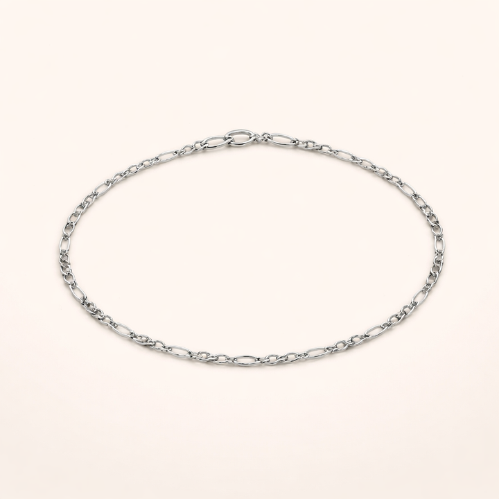 Elegante witgouden armband met verfijnde details