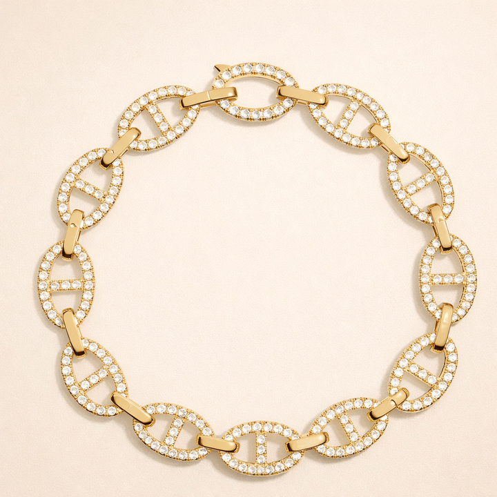 Zachte witgouden armband met delicate details