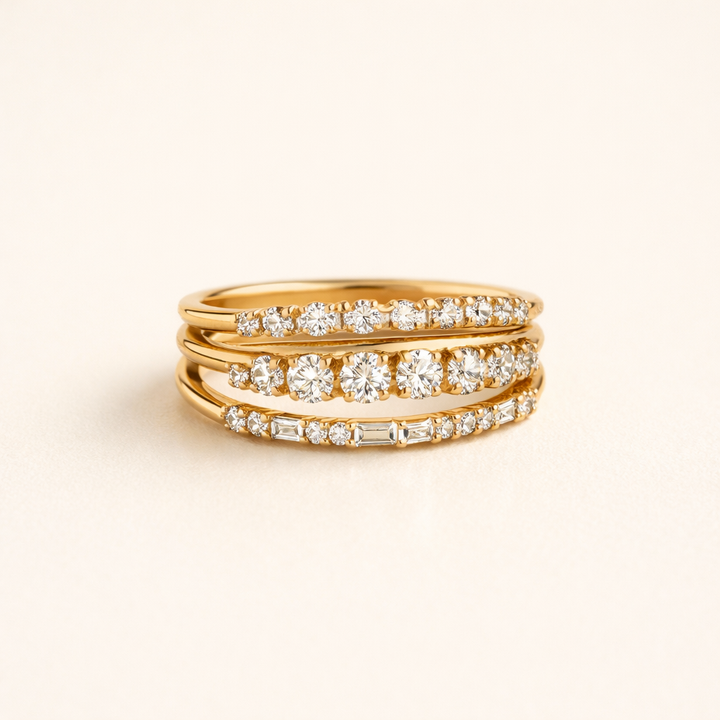 Elegante gouden ringenset met zirkonia stenen