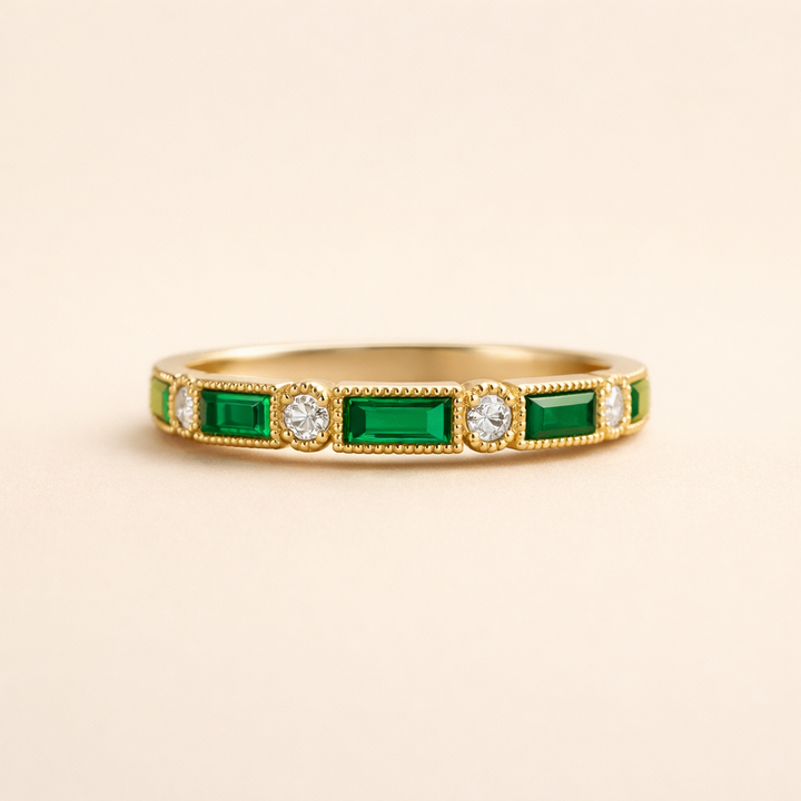 Elegante gouden ring met groene zirkonia