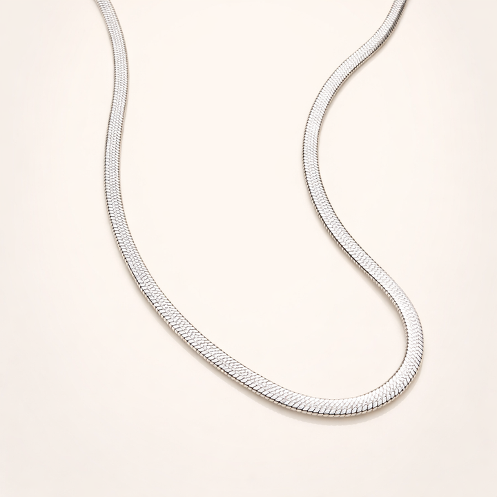 Elegante zilveren slangenketting met verfijnde glans