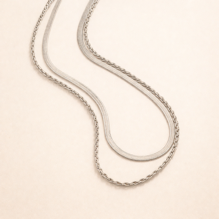 Elegante zilveren ketting met verfijnde schakelstructuur