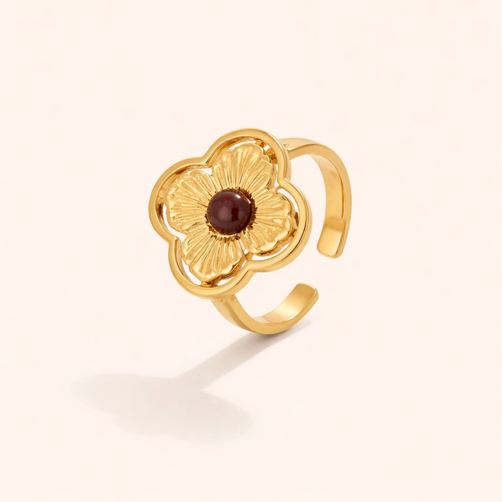 Geluksring met tijgeroog en delicate bloemenmotieven