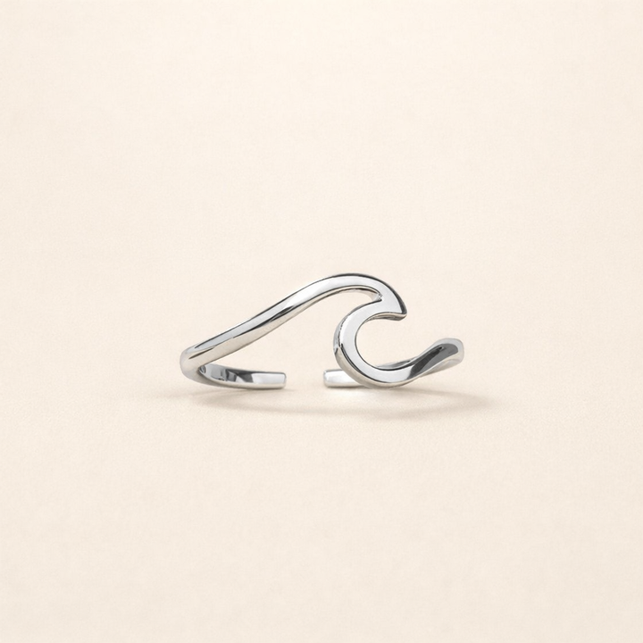 Elegante zilveren ring met golvende lijnen