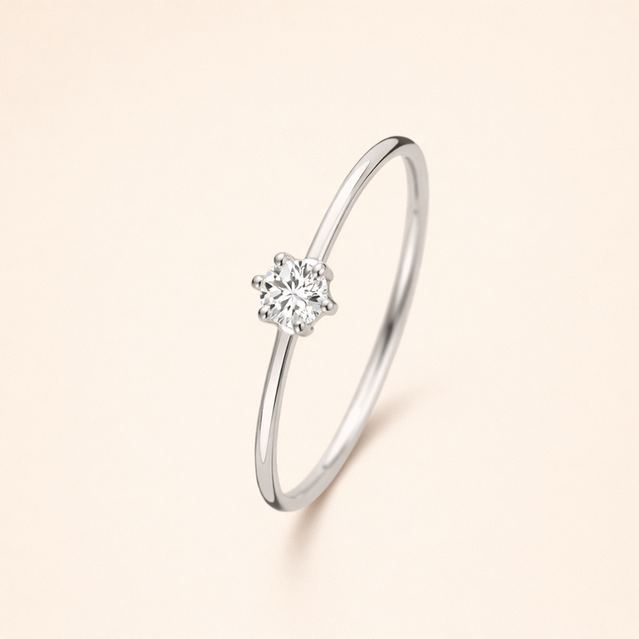 Elegante ring van wit goud met verfijnde details