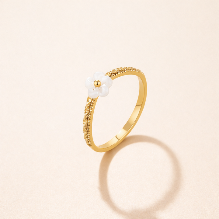 Witte Bloemblaadje Ring