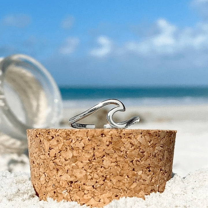 Elegante zilveren ring met golvende lijnen