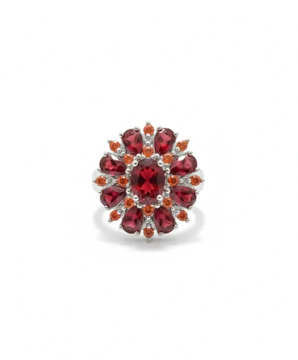 Elegante gouden ring met scharlaken bloemblaadjes