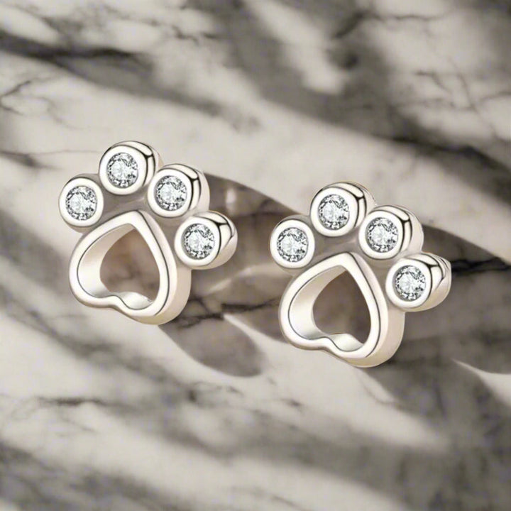 Paw Stud Earrings in Sterling Silver – Met Sprankelende Zirconia