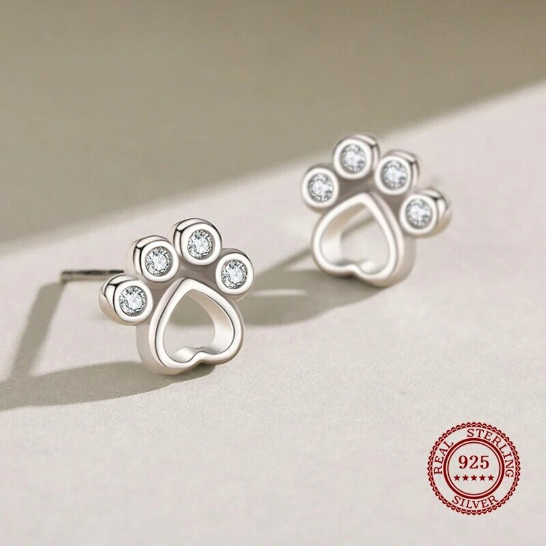 Paw Stud Earrings in Sterling Silver – Met Sprankelende Zirconia