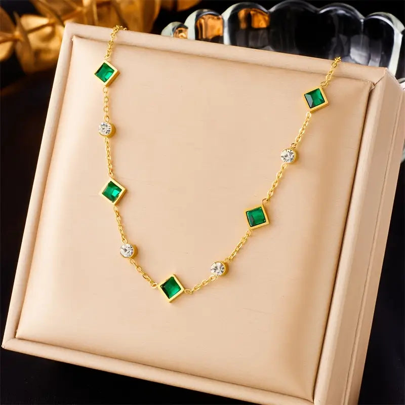 Elegante gouden ketting met subtiele bloem