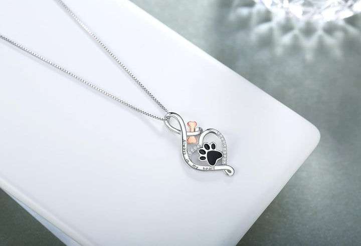 Lucky Paw-hanger met Hart, Bot & Oneindigheid – “Altijd in Mijn Hart” Hanger