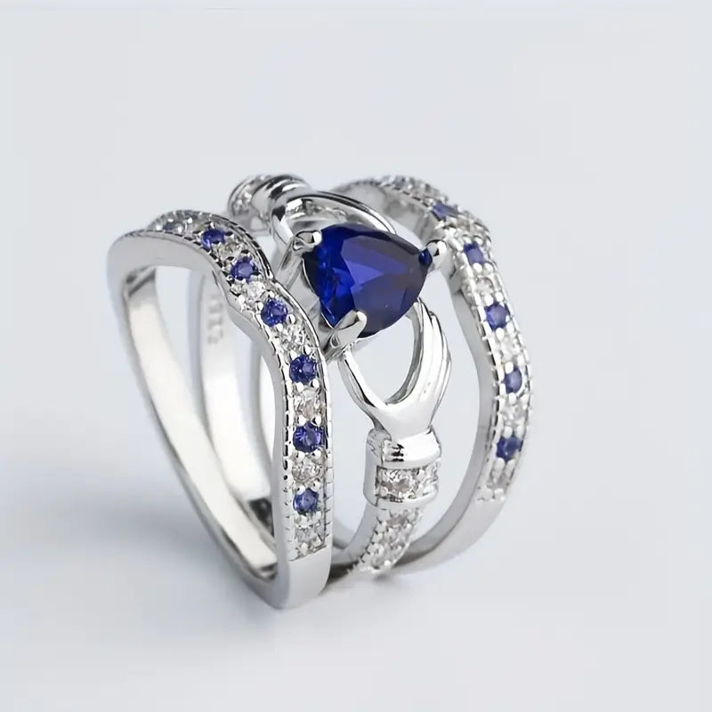 Verfijnde witgouden ring met zirkonia stenen