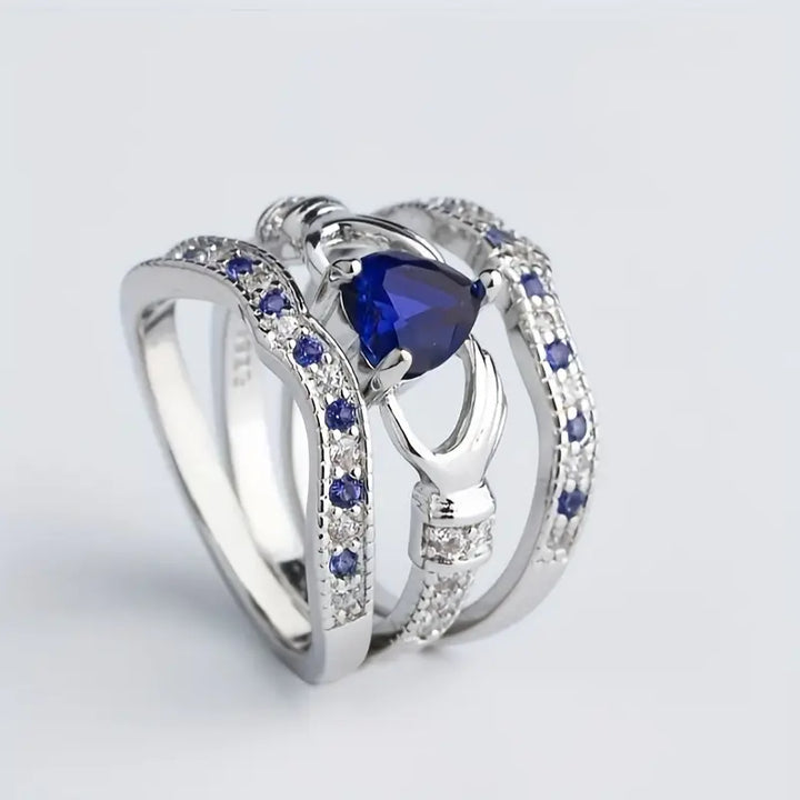 Verfijnde witgouden ring met zirkonia stenen