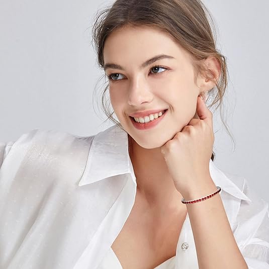 Elegante tennisarmband van wit goud met zirkonia steentjes