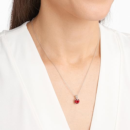 Elegante ronde robijn ketting in wit goud