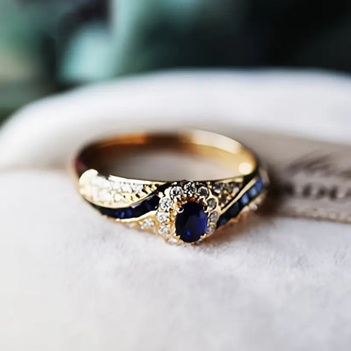 Verfijnde gouden ring met een subtiele glans