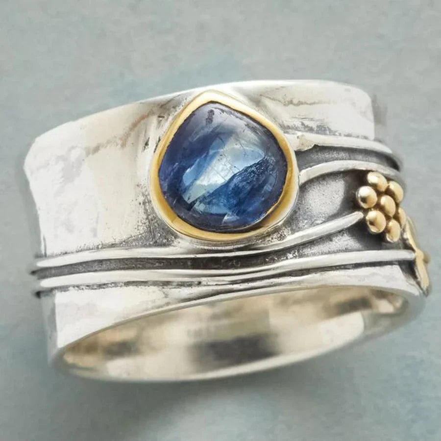 Dromerige witte gouden meditatie ring met edelstenen