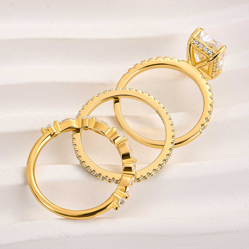 Elegante gouden ringenset met verfijnde details
