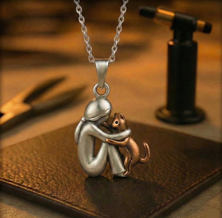 Zachte gouden ketting met een delicate bloem