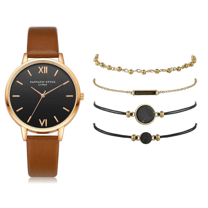 Elegante zilveren horloge met verfijnde schakelstructuur