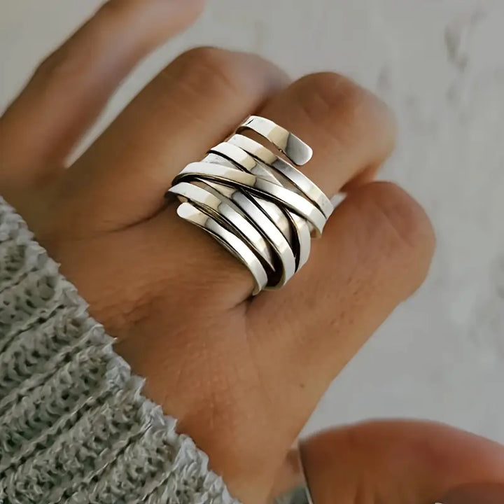 Elegante zilveren ring met vintage uitstraling