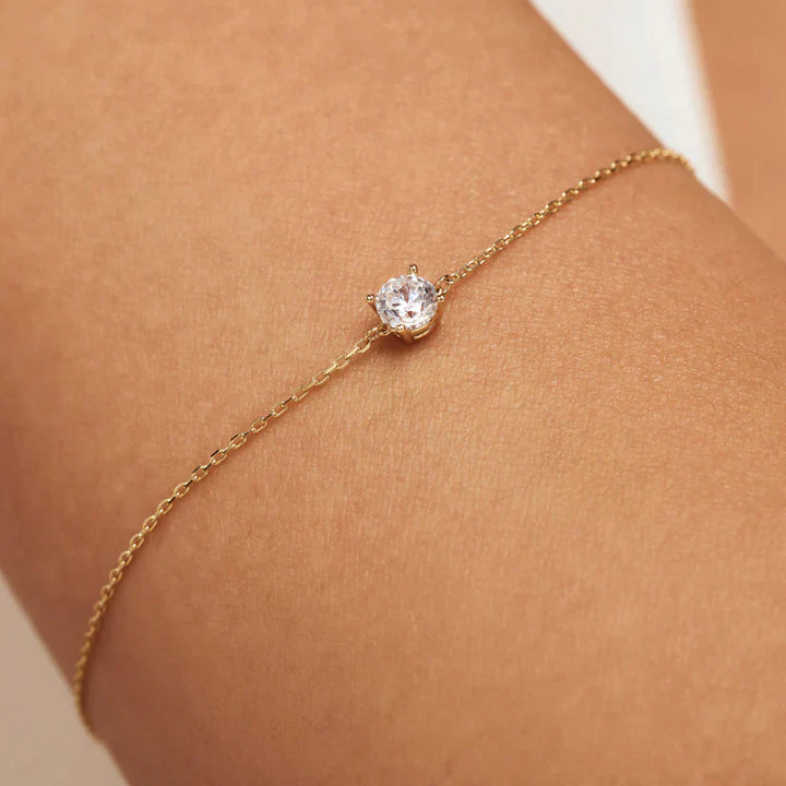 Elegante witgouden armband met verfijnde details