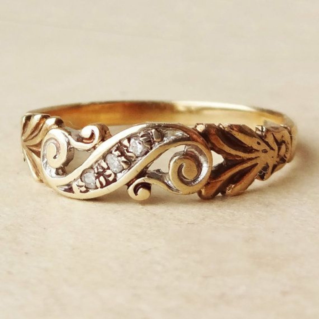 Elegante zirkonia ring met subtiele bloemdetails