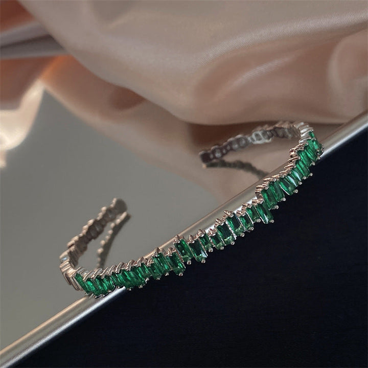 Elegante witgouden armband met verfijnde details