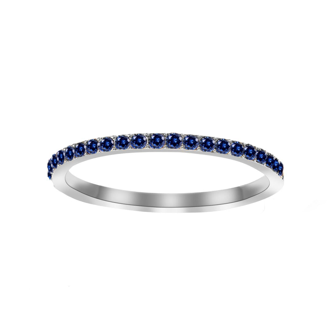 Dromerige witgouden ring met delicate zirkonia details