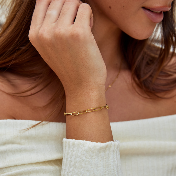 Elegante gouden armband met verfijnd design