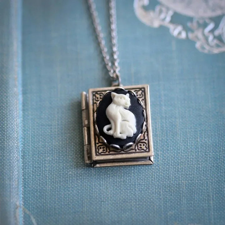 Vintage Kat Boek Hanger Ketting – Draaibare Pagina Ontwerp