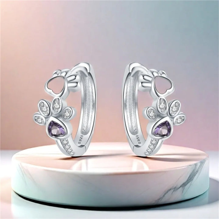 Paw Huggie Oorbellen in Sterling Zilver – Met Zirkonia en Hart Edelsteen