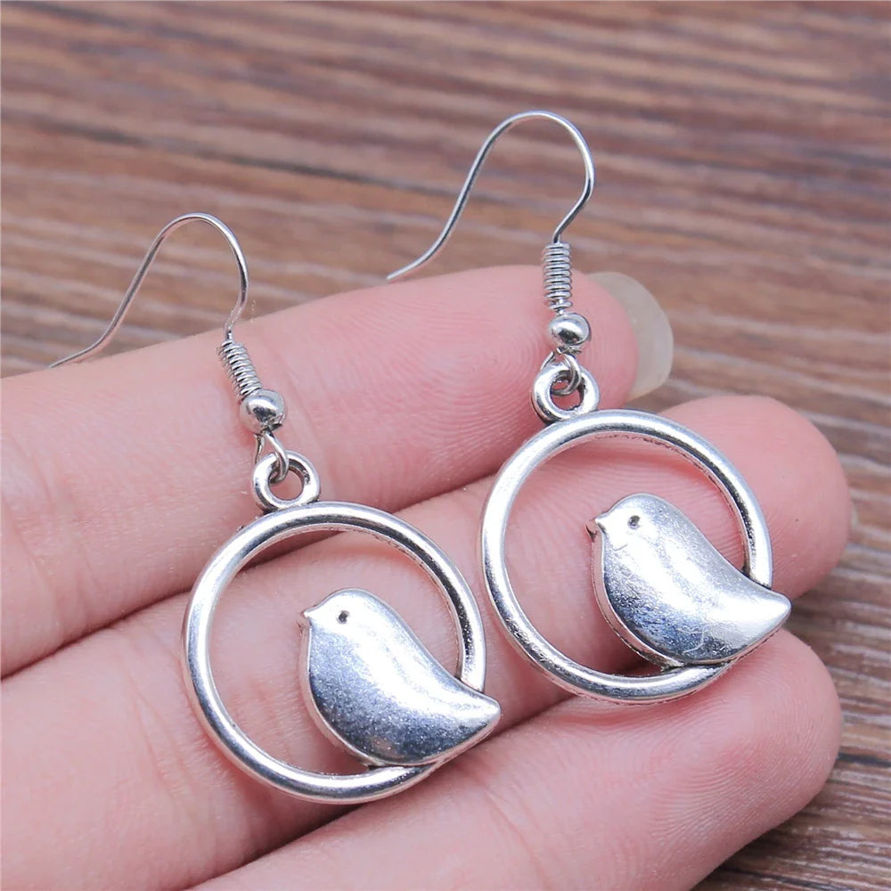 Vintage Vogel Charm Dangle Oorbellen – Handgemaakte Boho Sieraden