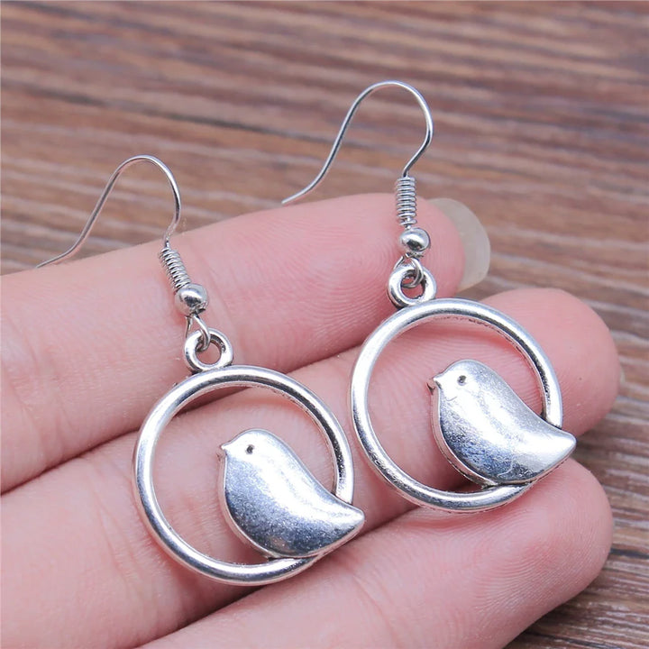 Vintage Vogel Charm Dangle Oorbellen – Handgemaakte Boho Sieraden