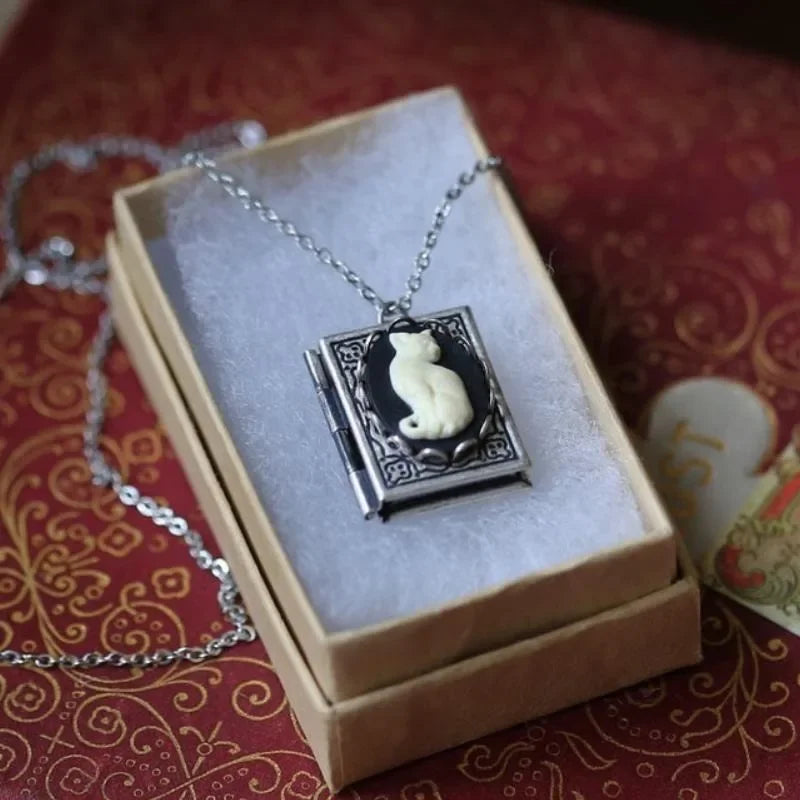 Vintage Kat Boek Hanger Ketting – Draaibare Pagina Ontwerp