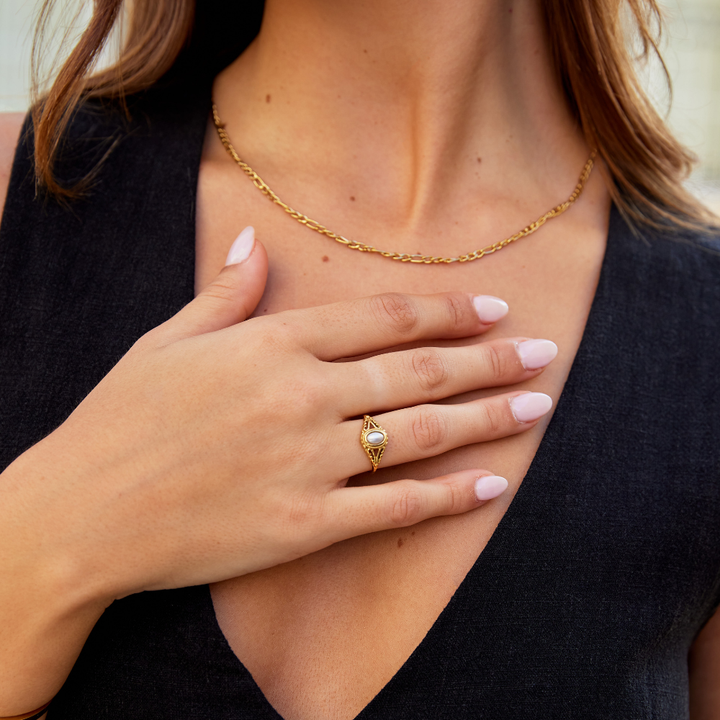 Elegante parelring in antiek zilver