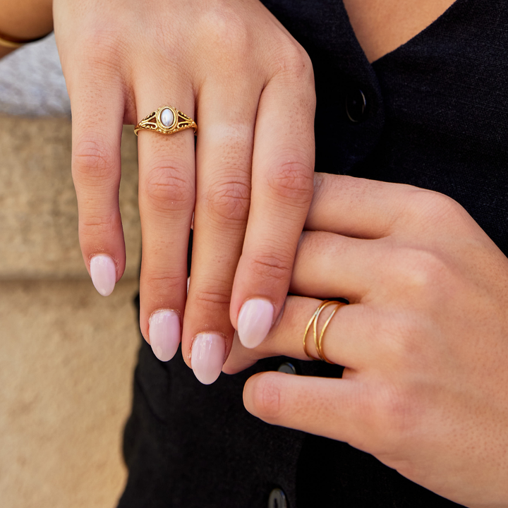 Elegante parelring in antiek zilver